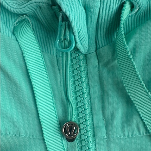 Lululemon Full Zip Dance Studio Jacket Light Green Hooded Size 8 - Picture 6 of 6